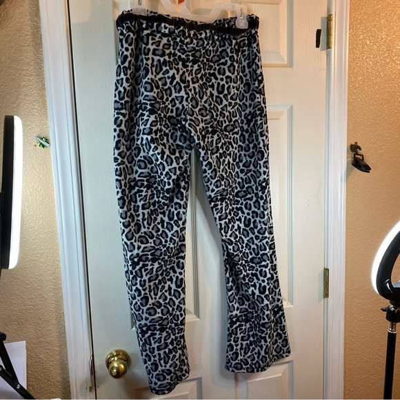 Colorado Clothing Women M Pajama Pants Sleepwear Cheetah Leopard Print Lounge - Picture 5 of 11